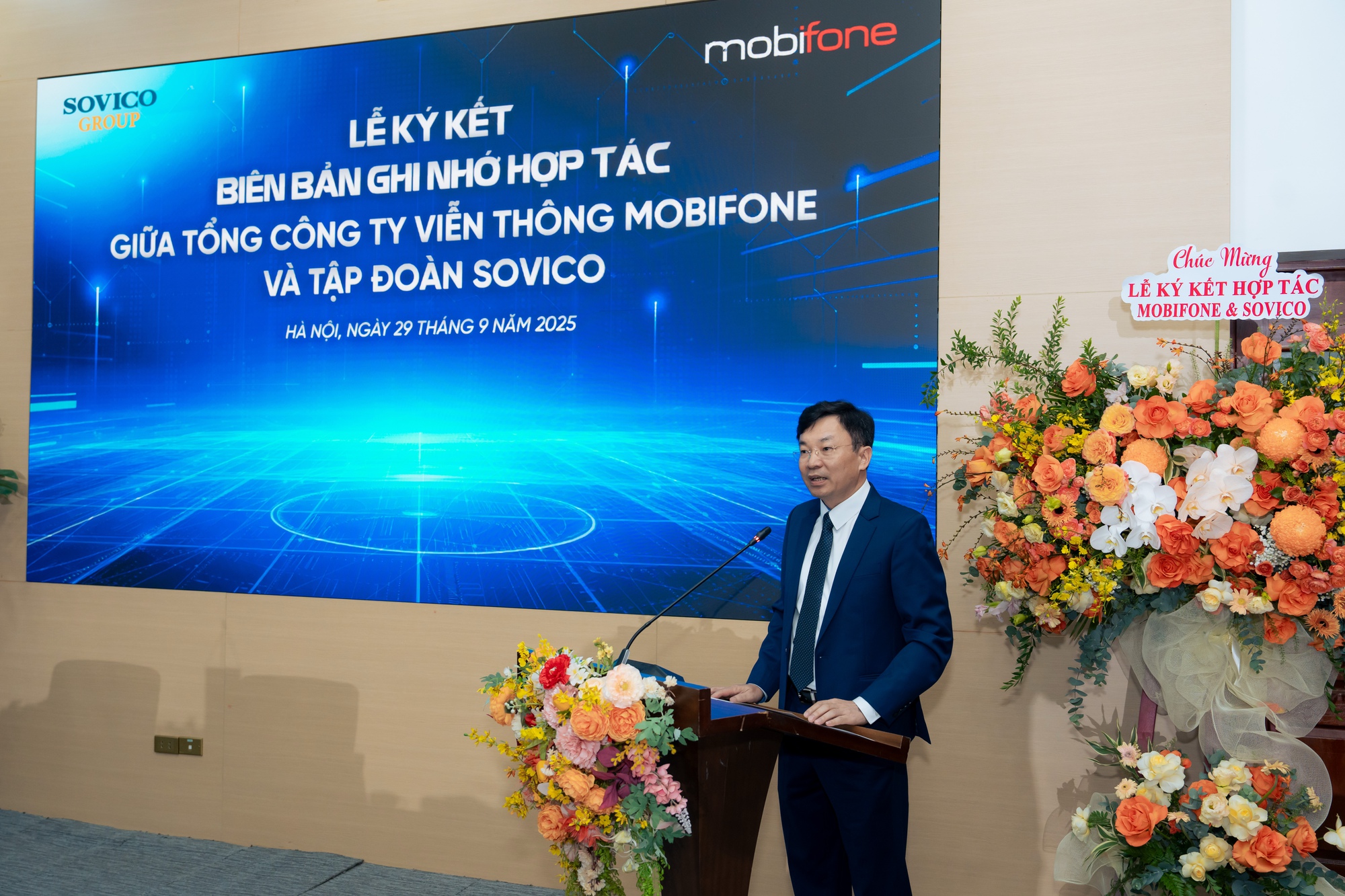 Tỷ phú Nguyễn Thị Phương Thảo bắt tay Chủ tịch Mobifone: Triển khai 5G cho đô thị thông minh, sân bay, tích hợp hạ tầng trạm phát sóng, camera thông minh- Ảnh 3.