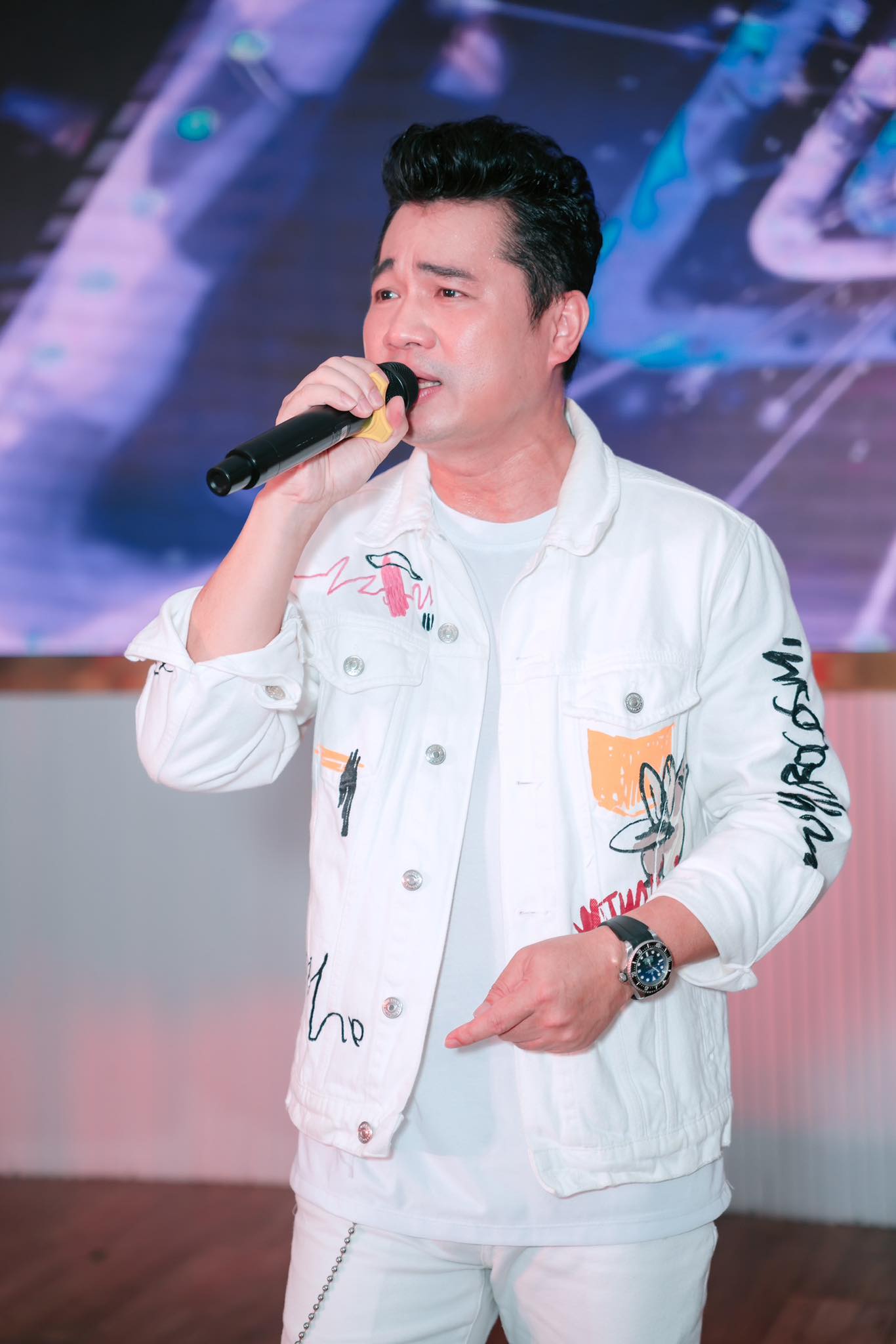 Ngoại hình ca sĩ sở hữu khách sạn 50 phòng, U50 dự định có con với bạn gái vẫn chia tay, đã có người mới- Ảnh 7.