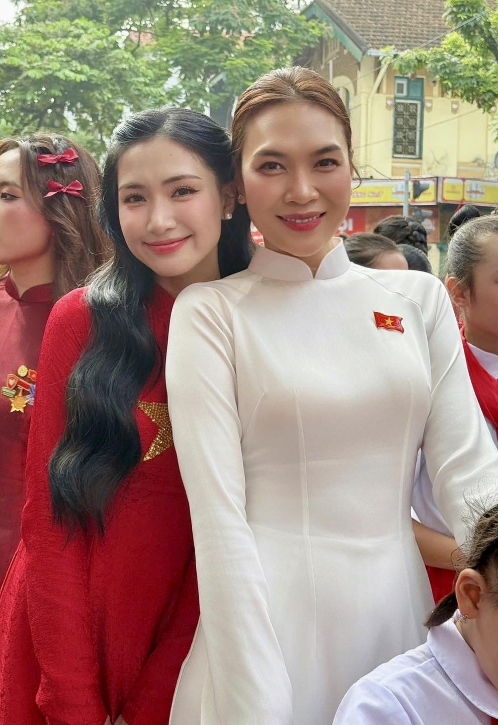 Sân khấu ngắn nhất sự nghiệp Hòa Minzy và câu trả lời về thái độ thực sự đối với Mỹ Tâm tại Đại lễ 2/9- Ảnh 4. Sân khấu ngắn nhất sự nghiệp Hòa Minzy và câu trả lời về thái độ thực sự đối với Mỹ Tâm tại Đại lễ 2/9- Ảnh 4.