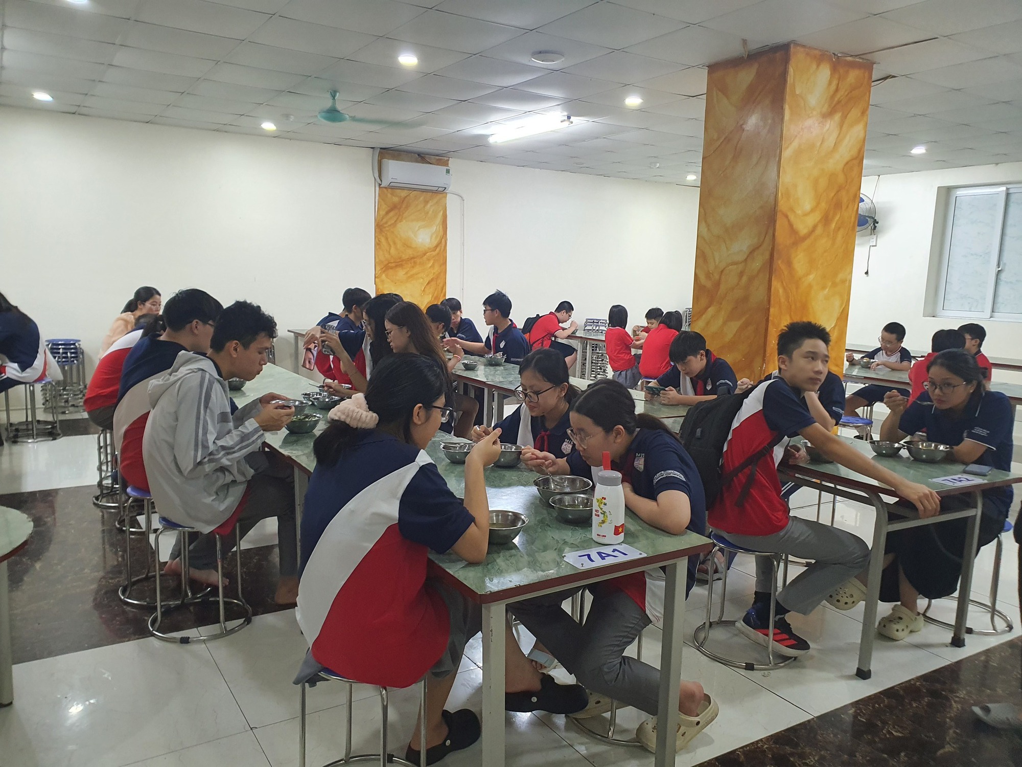 Loạt trường học ra thông báo khẩn, học sinh Hà Nội có trải nghiệm có 1-0-2- Ảnh 6. Loạt trường học ra thông báo khẩn, học sinh Hà Nội có trải nghiệm có 1-0-2- Ảnh 6.