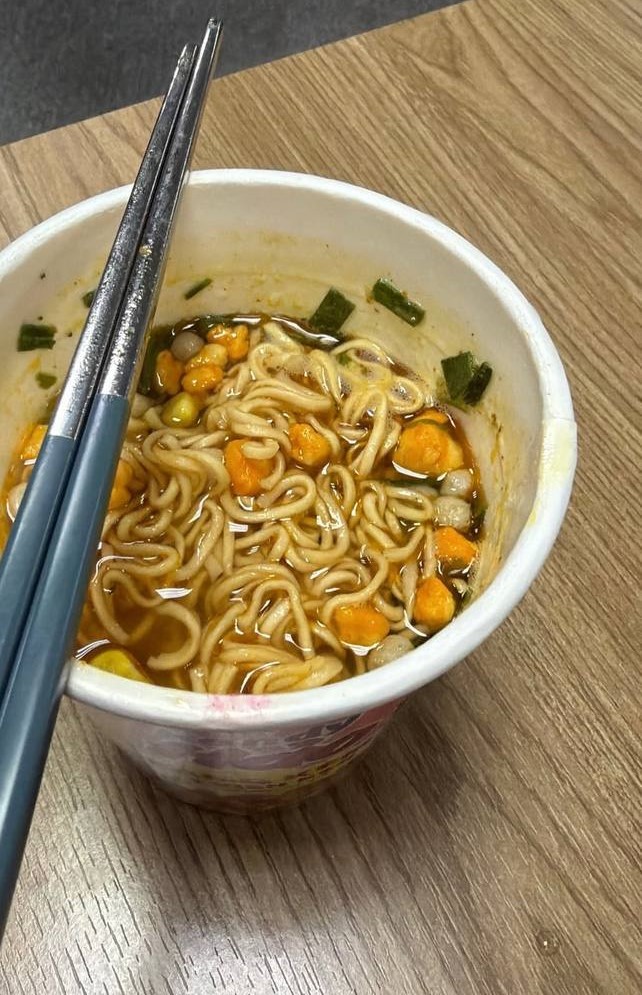 Cập nhật Hà Nội lúc này: Nhân viên ăn mì tôm, xác định ngủ ở công ty, phụ huynh loay hoay 5 tiếng vẫn chưa đón được con- Ảnh 11.