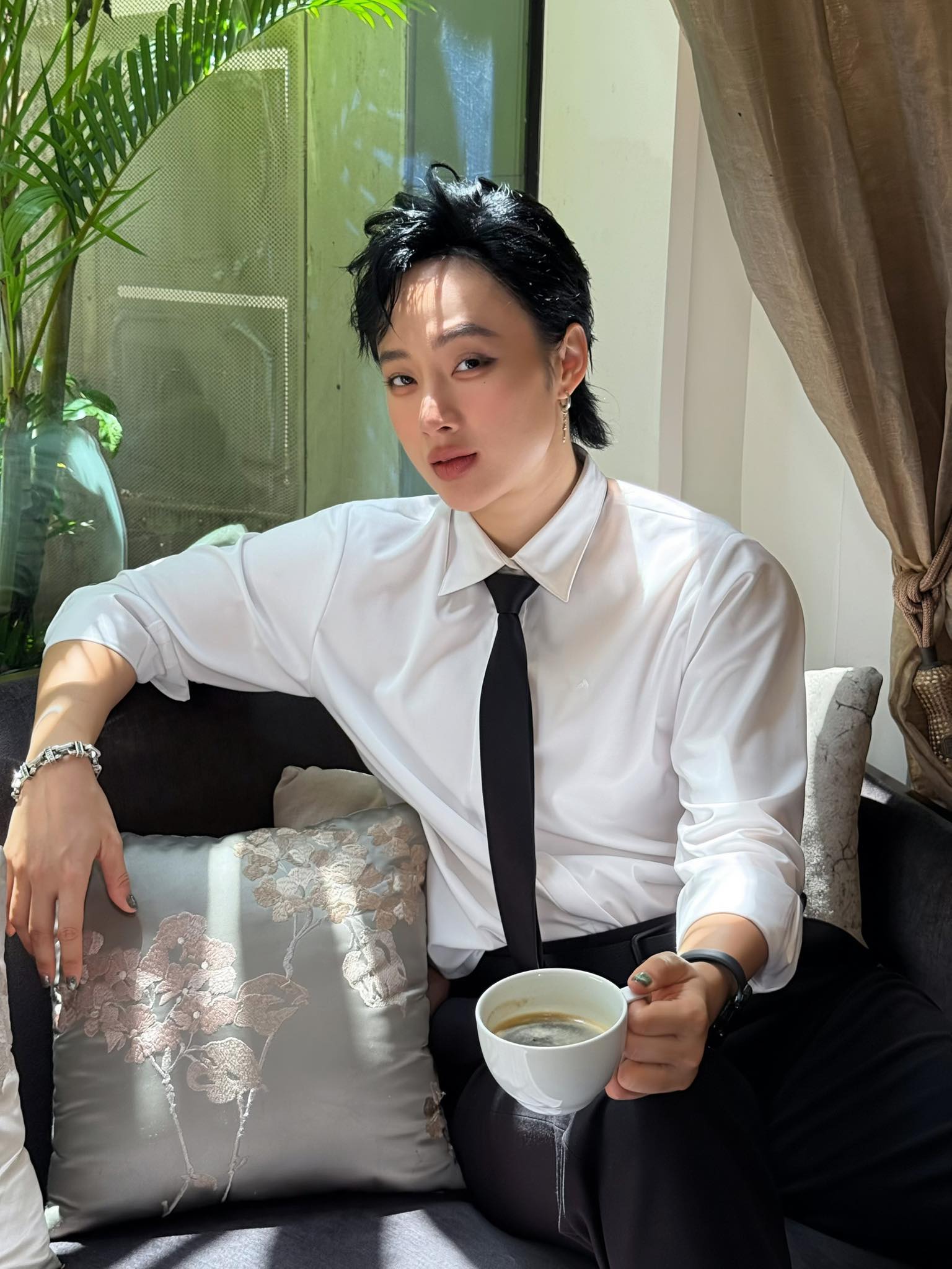 Mỹ nhân Vbiz có vòng 3 ngoại cỡ ăn đứt Ngọc Trinh: Nay cơ bắp cuồn cuộn, visual gây sốc- Ảnh 12.