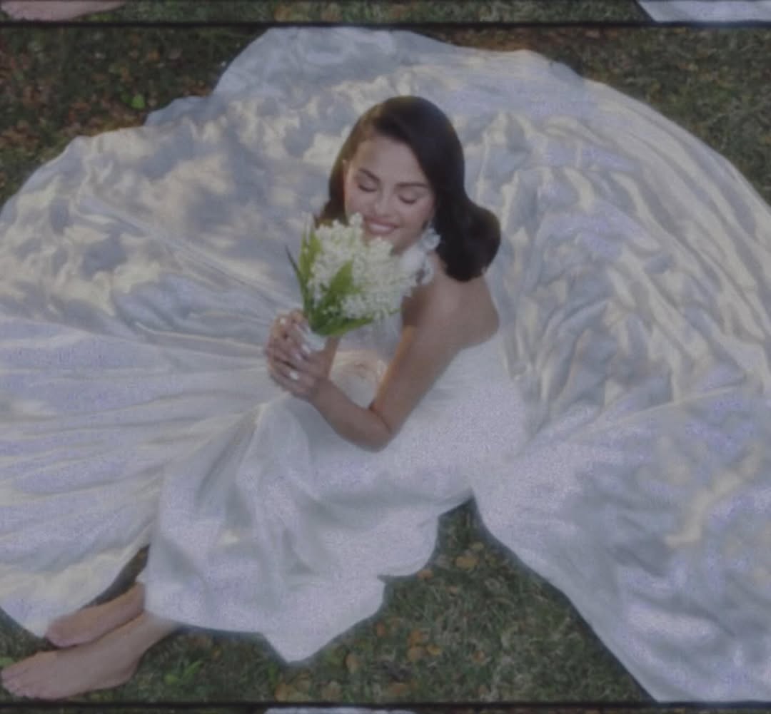 "Bóc giá" trang sức cưới của Selena Gomez: Lộng lẫy sang chảnh chuẩn công chúa Disney, nghe giá tiền tỷ mà sốc!- Ảnh 6.