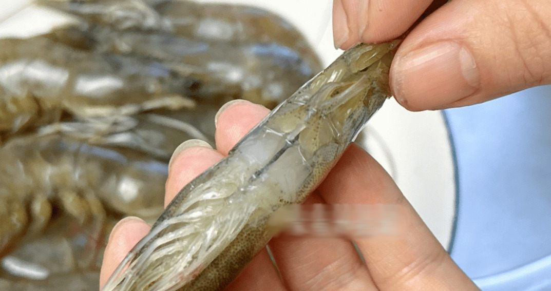 Tôm có 1 bộ phận cực bẩn mà chuyên gia khuyên nên vứt bỏ, 2 mẹo đơn giản giúp bạn xử lý cực nhanh- Ảnh 1. Tôm có 1 bộ phận cực bẩn mà chuyên gia khuyên nên vứt bỏ, 2 mẹo đơn giản giúp bạn xử lý cực nhanh- Ảnh 1.