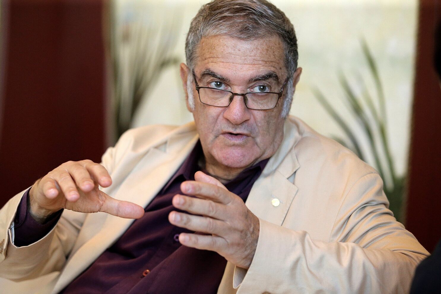 Vị Giáo sư từng đoạt giải Nobel ghé thăm Việt Nam với sứ mệnh lớn: giải thích tại sao cơ học lượng tử là tương lai của điện toán và truyền thông- Ảnh 2. Vị Giáo sư từng đoạt giải Nobel ghé thăm Việt Nam với sứ mệnh lớn: giải thích tại sao cơ học lượng tử là tương lai của điện toán và truyền thông- Ảnh 2.