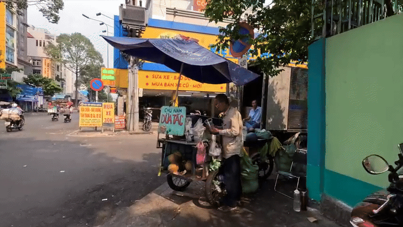 Khách Tây trầm trồ trước 5 món đồ uống bình dân, giá rẻ, bán đầy vỉa hè: Khách Tây trầm trồ trước 5 món đồ uống bình dân, giá rẻ, bán đầy vỉa hè: