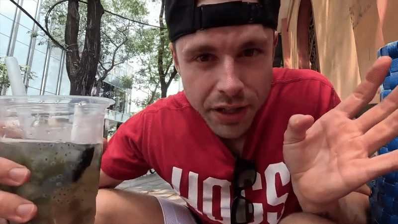 Khách Tây trầm trồ trước 5 món đồ uống bình dân, giá rẻ, bán đầy vỉa hè: Khách Tây trầm trồ trước 5 món đồ uống bình dân, giá rẻ, bán đầy vỉa hè: