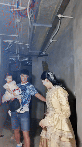 Duy Mạnh cùng vợ đón sinh nhật 