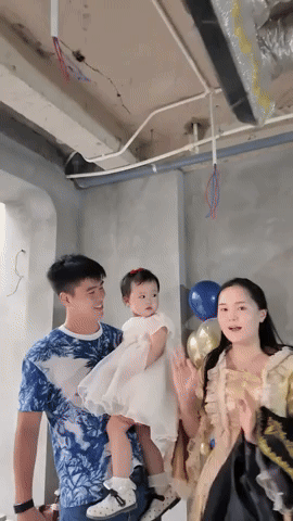 Duy Mạnh cùng vợ đón sinh nhật 