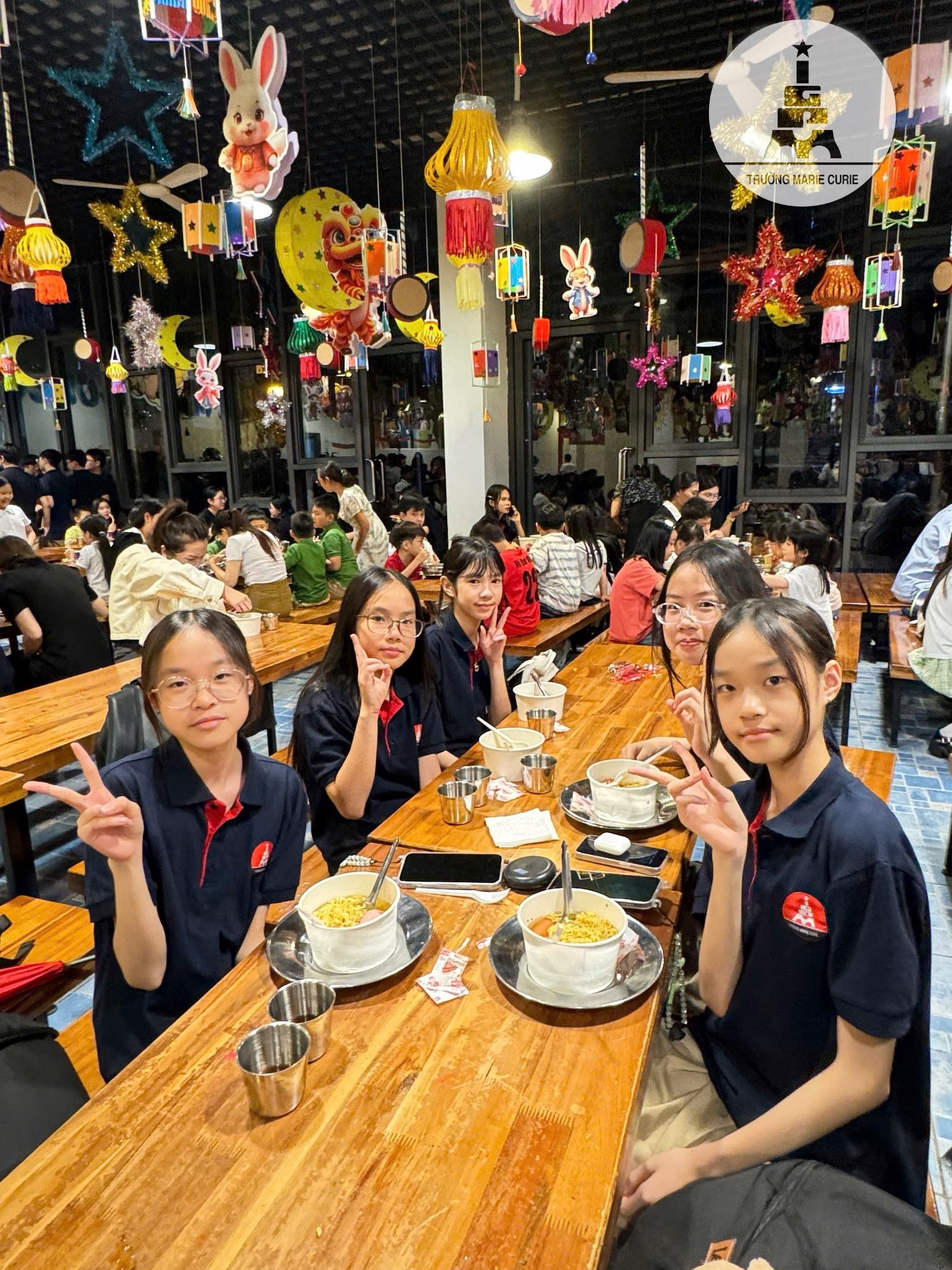 Ngày 30/9 Hà Nội ngập kinh hoàng, thầy trò quây quần bên bữa tối ấm lòng tại trường Marie Curie- Ảnh 3.