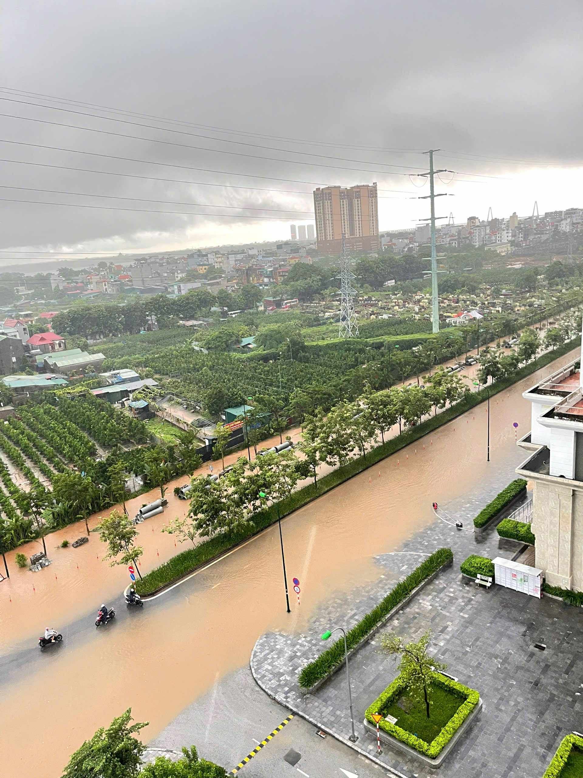 Mưa lớn kéo dài, hàng loạt khu nhà giàu…