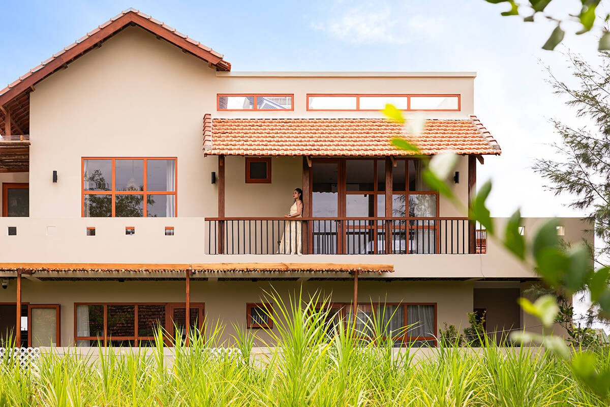 Ngôi nhà chạm vào ký ức bằng ngôn ngữ kiến trúc bản địa- Ảnh 3.