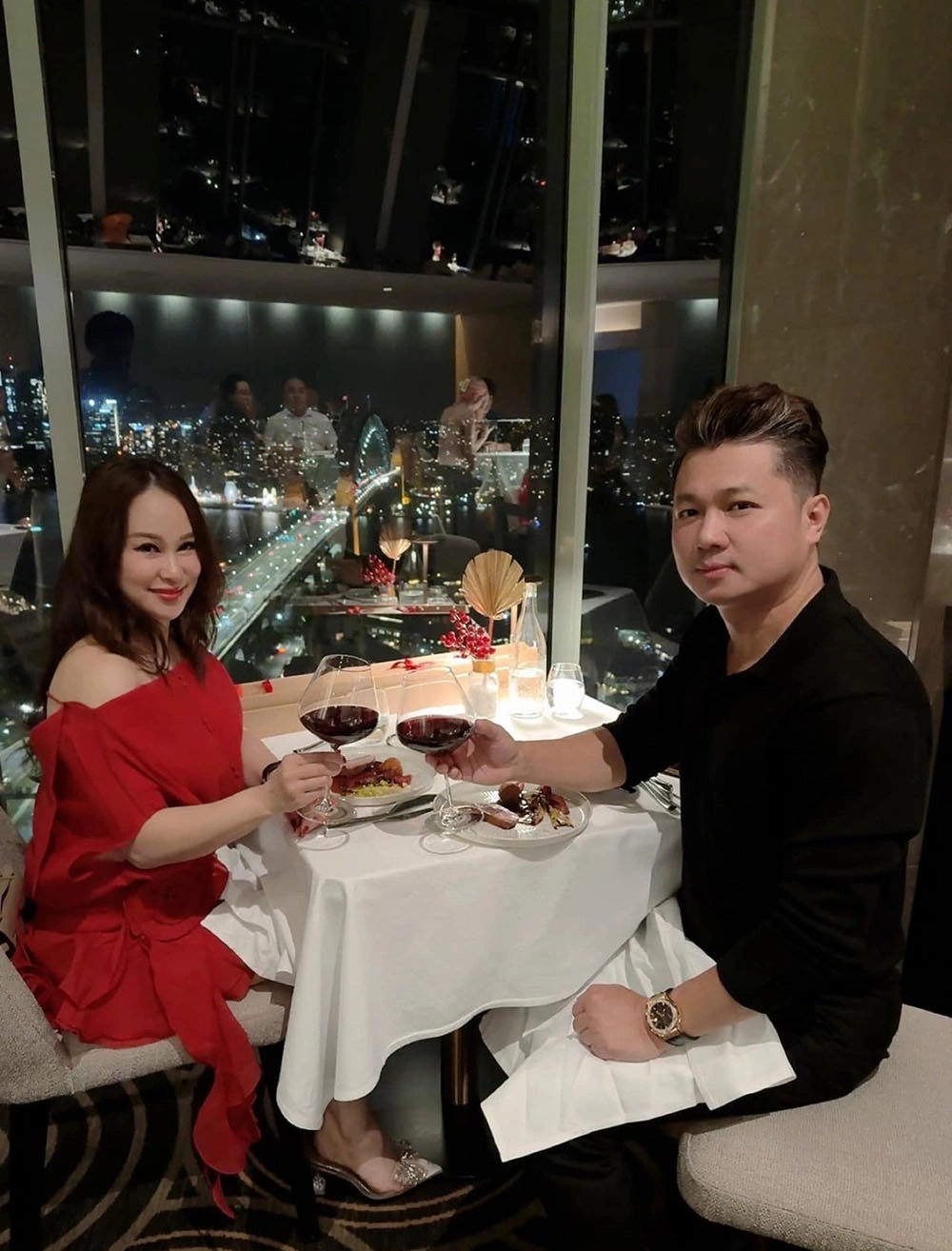 Ngoại hình ca sĩ sở hữu khách sạn 50 phòng, U50 dự định có con với bạn gái vẫn chia tay, đã có người mới- Ảnh 11.