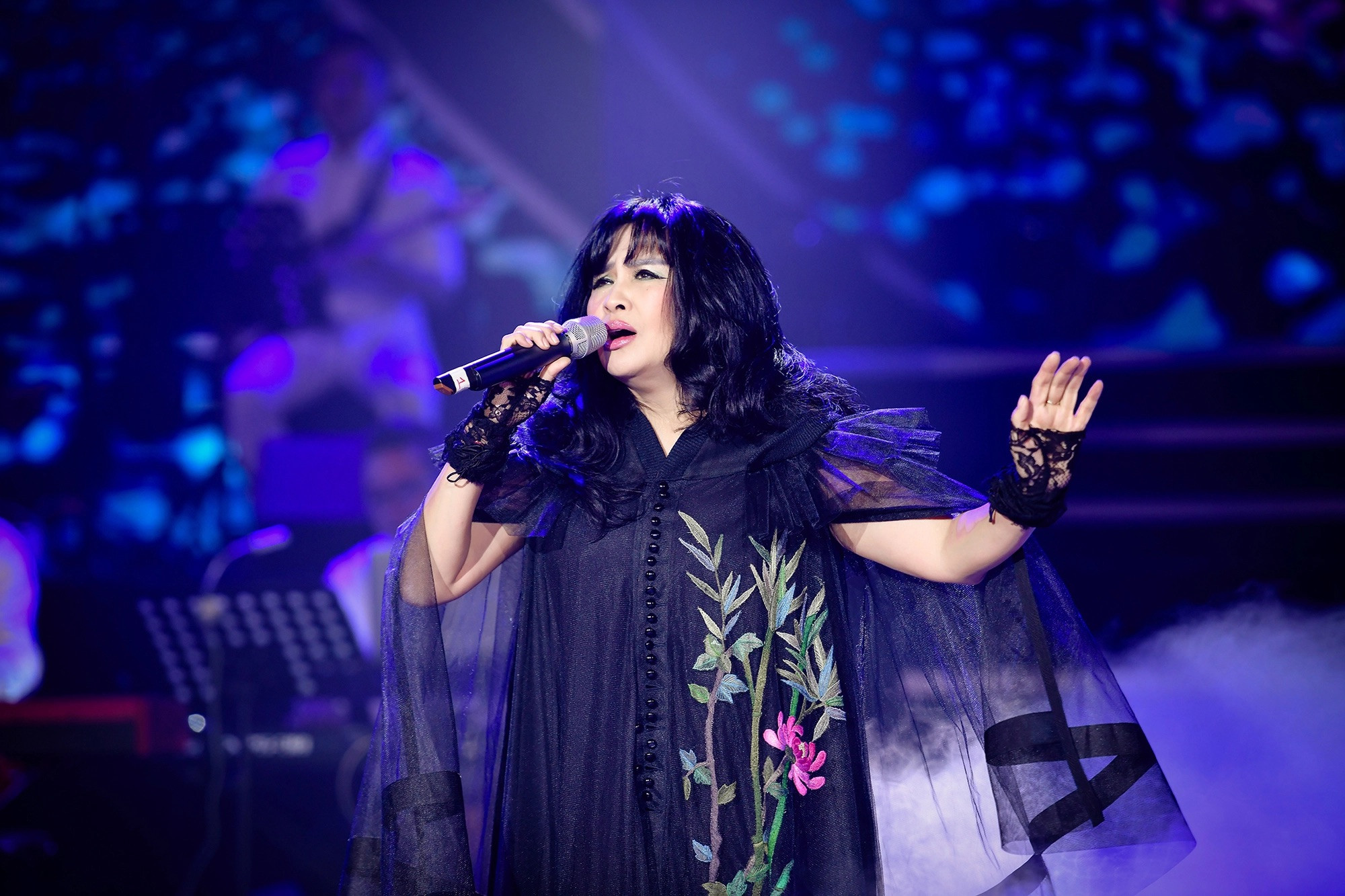 Diva đầu tiên được phong NSND: Sở hữu nhà mặt tiền Tây Hồ cực xịn, sau 3 lần đò đã tìm thấy hạnh phúc- Ảnh 3. Diva đầu tiên được phong NSND: Sở hữu nhà mặt tiền Tây Hồ cực xịn, sau 3 lần đò đã tìm thấy hạnh phúc- Ảnh 3.