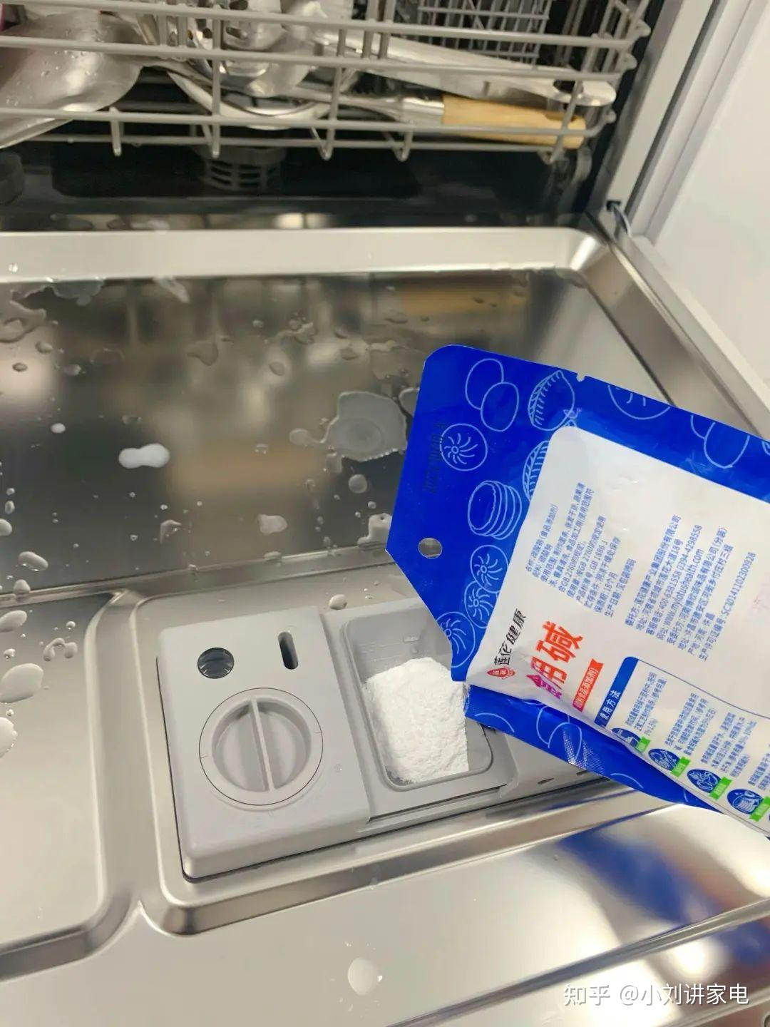 8 mẹo “thay đồ” cực rẻ của người dì trung niên: Chi phí chỉ bằng 1/10 mà hiệu quả không ngờ- Ảnh 9. 8 mẹo “thay đồ” cực rẻ của người dì trung niên: Chi phí chỉ bằng 1/10 mà hiệu quả không ngờ- Ảnh 9.