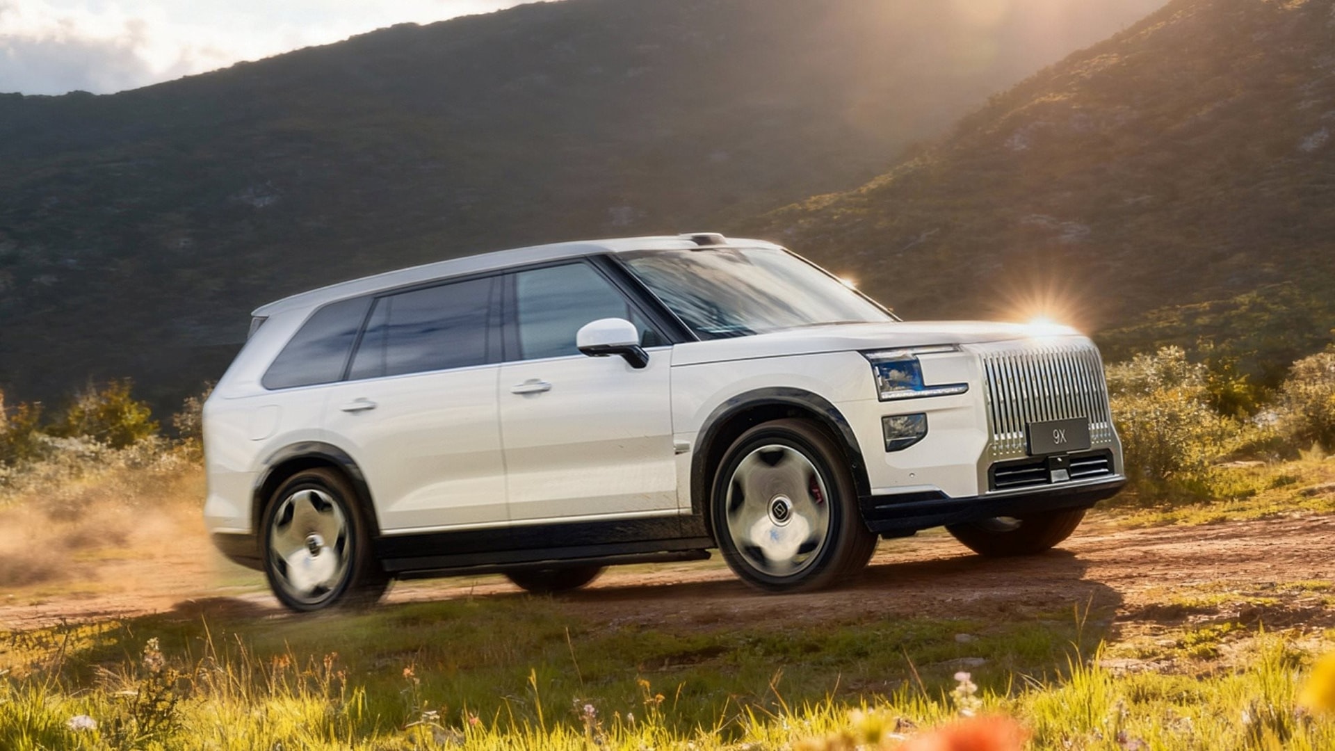 Hãng xe rục rịch về Việt Nam ra mắt mẫu SUV hybrid cỡ lớn đối đầu Mercedes-Benz GLS: Giá tương đương 1,7 tỷ, đi từ Hà Nội đến Nha Trang mới cần tiếp nhiên liệu- Ảnh 4.
