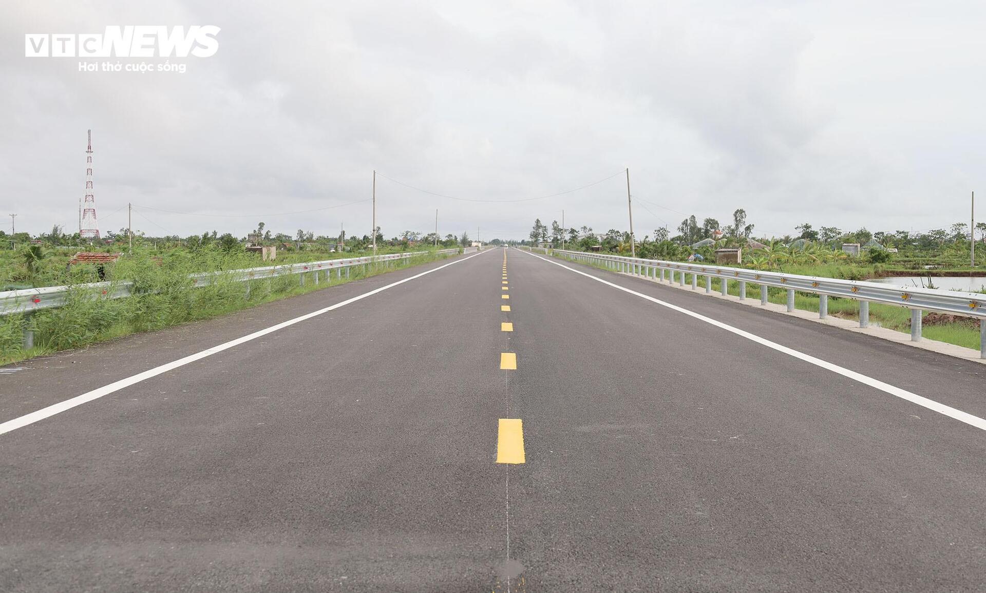 Toàn cảnh tuyến đường bộ ven biển Hưng Yên gần 5.000 tỷ đồng sắp cán đích- Ảnh 14. Toàn cảnh tuyến đường bộ ven biển Hưng Yên gần 5.000 tỷ đồng sắp cán đích- Ảnh 14.