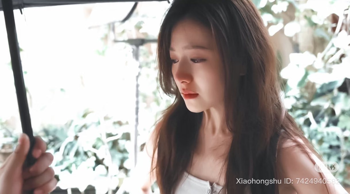 Một khi mỹ nhân này khóc là cả thế giới muốn lao vào dỗ dành: Con nhà ai mà đẹp vậy trời, 360 độ đều tuyệt đỉnh- Ảnh 2.