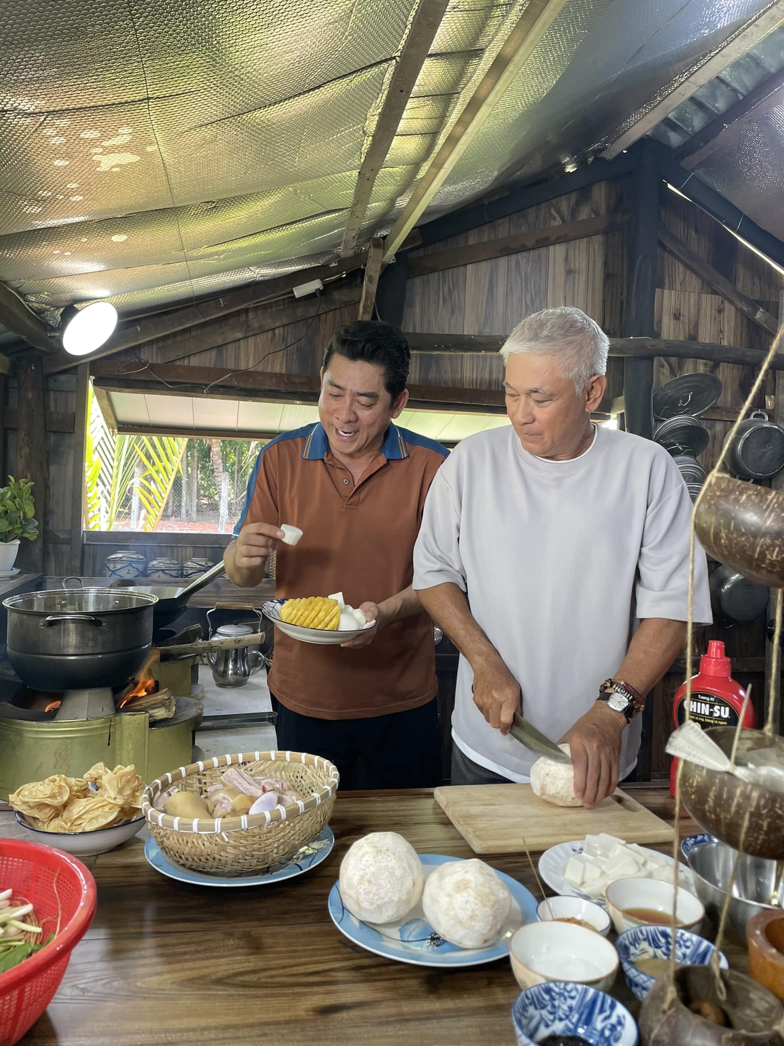 Đời thường bình dị của vệ sĩ 63 tuổi được Mỹ Tâm tin tưởng tuyệt đối- Ảnh 5. Đời thường bình dị của vệ sĩ 63 tuổi được Mỹ Tâm tin tưởng tuyệt đối- Ảnh 5.