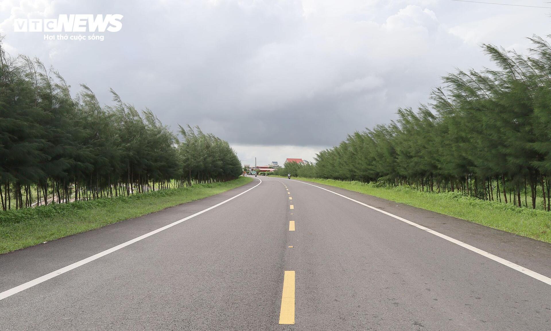 Toàn cảnh tuyến đường bộ ven biển Hưng Yên gần 5.000 tỷ đồng sắp cán đích- Ảnh 5. Toàn cảnh tuyến đường bộ ven biển Hưng Yên gần 5.000 tỷ đồng sắp cán đích- Ảnh 5.