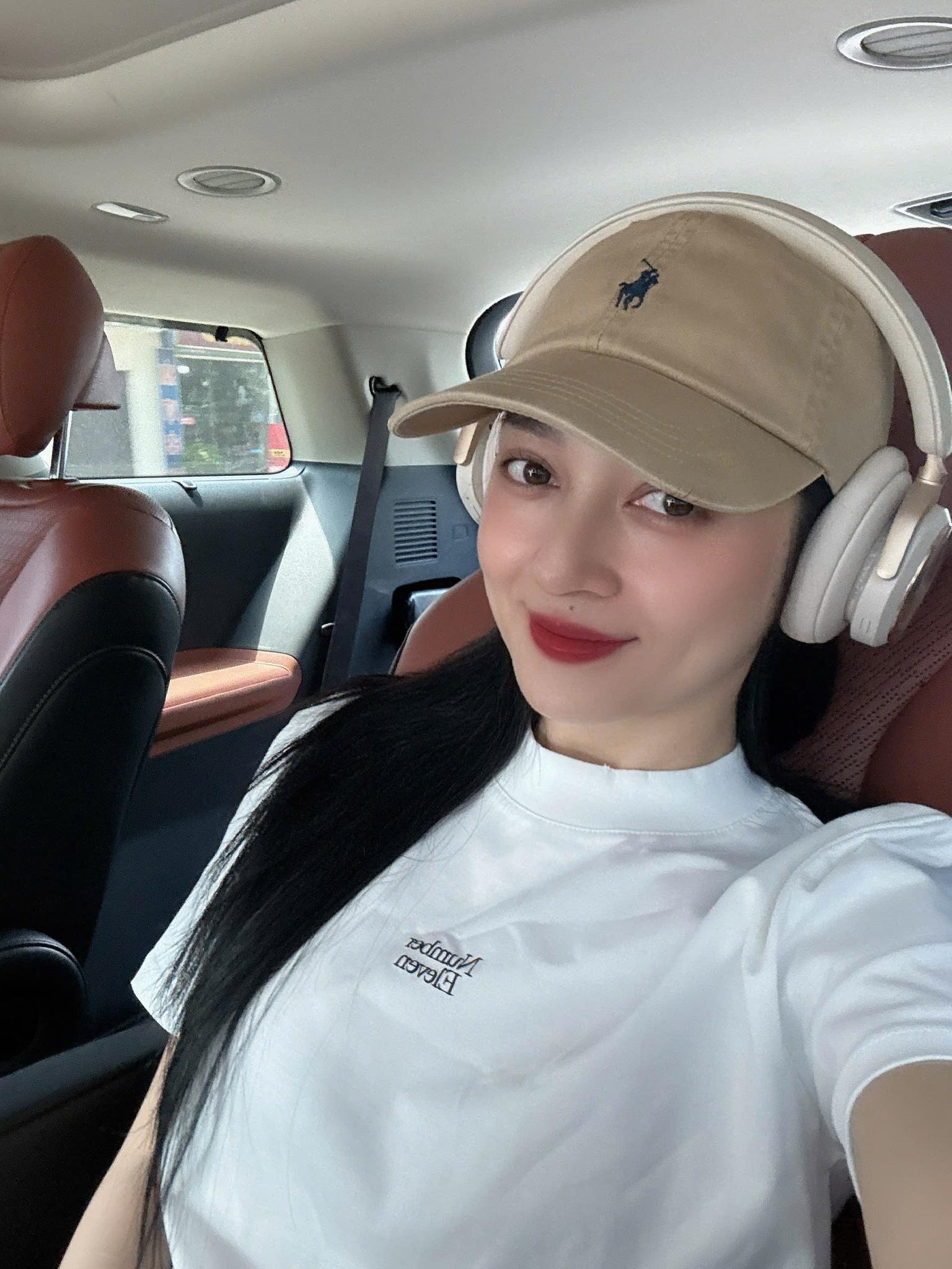 Bảo Anh lên tiếng sau lùm xùm "phốt" thái độ của con gái Phạm Quỳnh Anh: Soi 1 câu mới thấy đúng là bà mẹ 10 điểm!- Ảnh 1. Bảo Anh lên tiếng sau lùm xùm "phốt" thái độ của con gái Phạm Quỳnh Anh: Soi 1 câu mới thấy đúng là bà mẹ 10 điểm!- Ảnh 1.