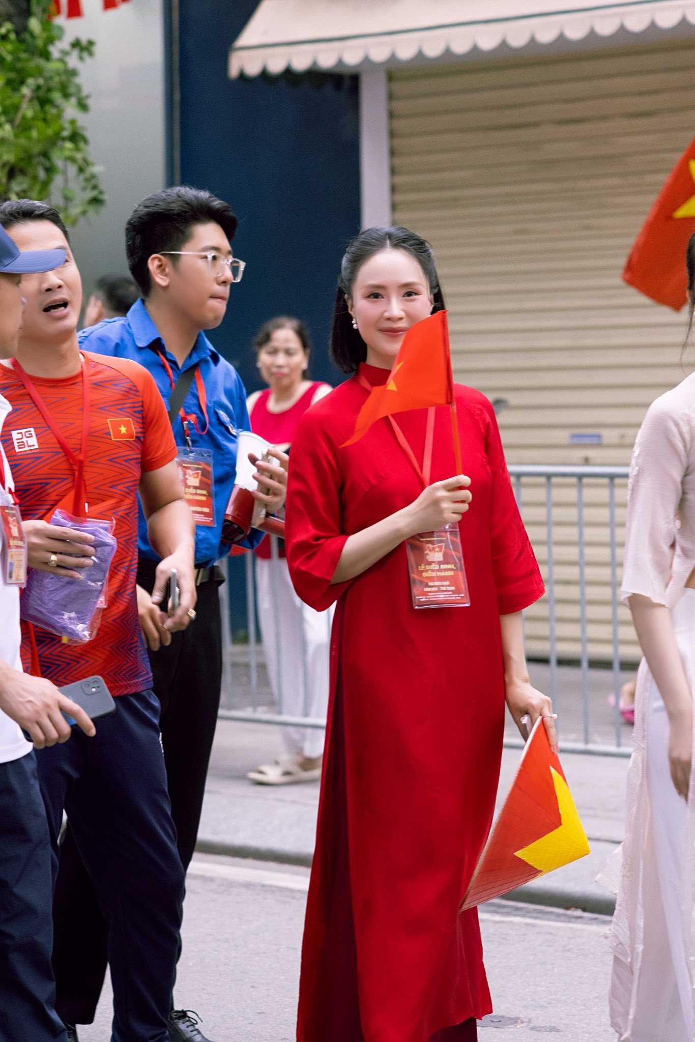 Hồng Diễm được khen không ngớt về nhan sắc tuổi 42, phong cách thời trang cực trẻ trung và thanh lịch- Ảnh 2. Hồng Diễm được khen không ngớt về nhan sắc tuổi 42, phong cách thời trang cực trẻ trung và thanh lịch- Ảnh 2.
