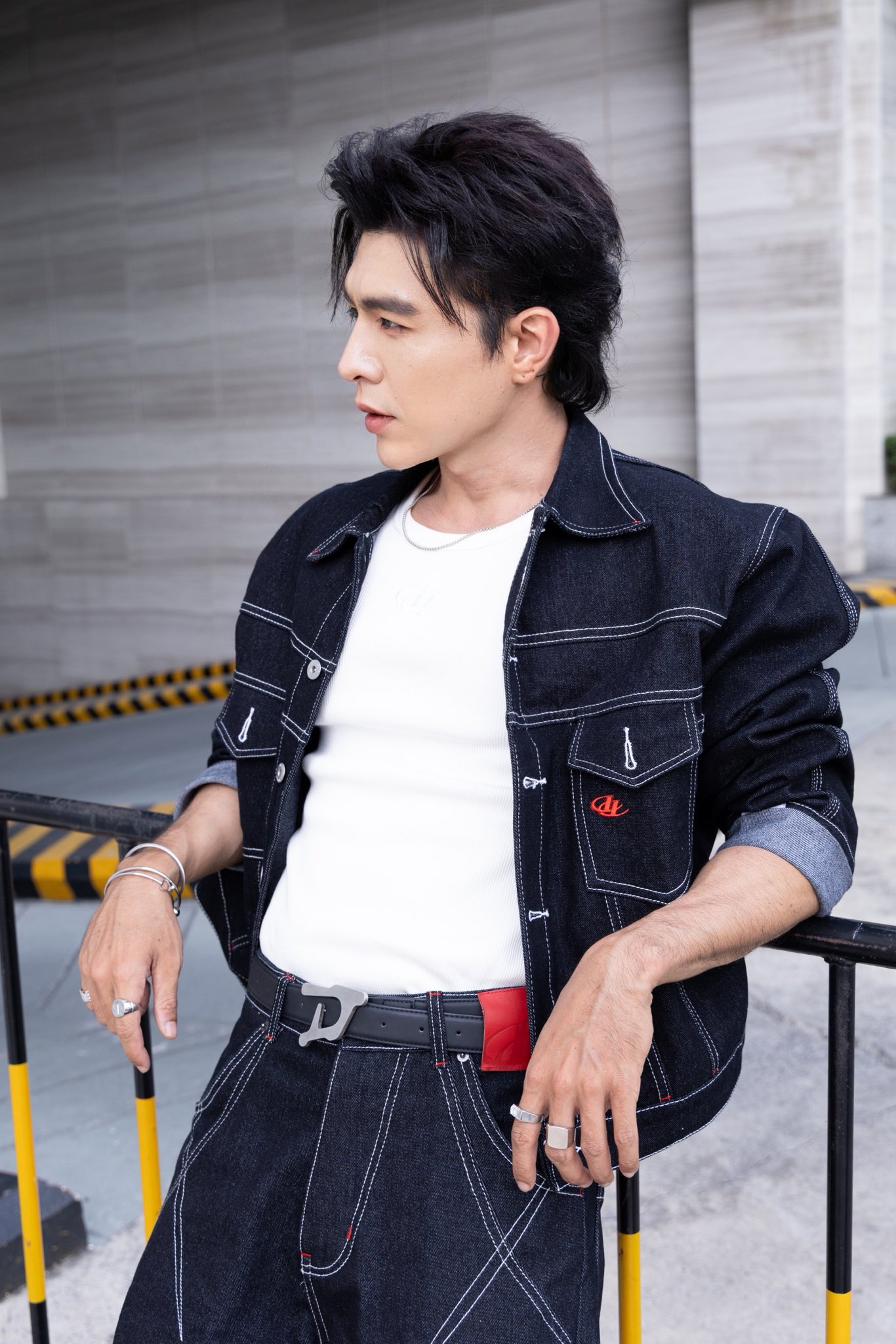 Steven Nguyễn gây sốt với vai phản diện Quang trong "Mưa đỏ"- Ảnh 8. Steven Nguyễn gây sốt với vai phản diện Quang trong "Mưa đỏ"- Ảnh 8.