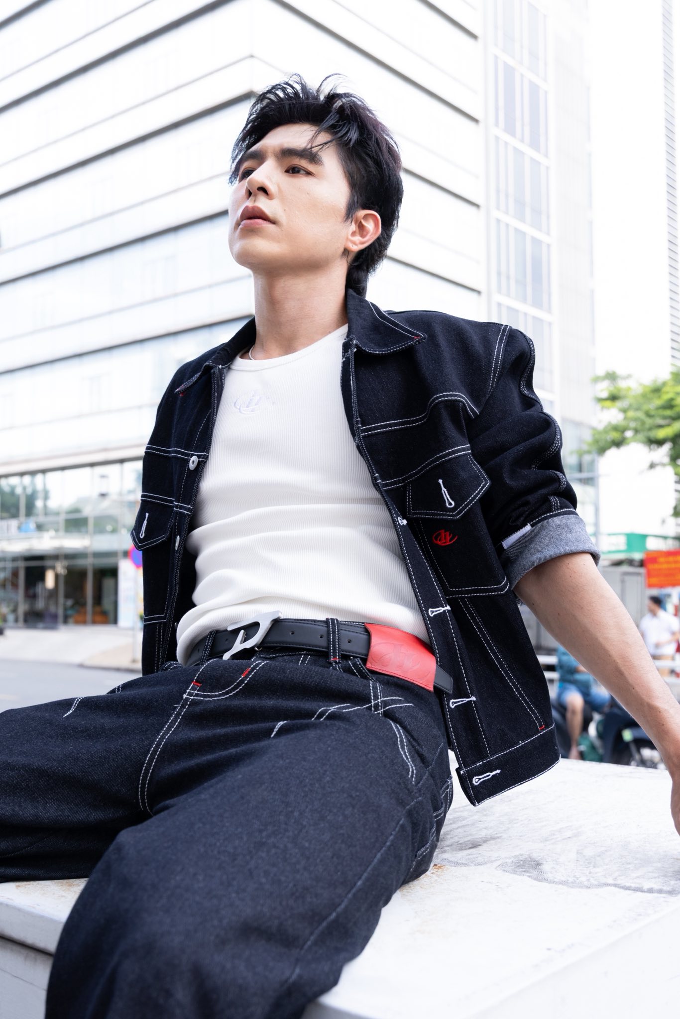 Steven Nguyễn gây sốt với vai phản diện Quang trong "Mưa đỏ"- Ảnh 7. Steven Nguyễn gây sốt với vai phản diện Quang trong "Mưa đỏ"- Ảnh 7.