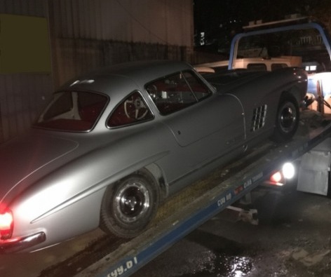 Mercedes-Benz 300 SL triệu đô bất ngờ xuất hiện tại Việt Nam, CĐM lập tức gọi tên một người xứng đáng làm chủ nhân siêu phẩm- Ảnh 2. Mercedes-Benz 300 SL triệu đô bất ngờ xuất hiện tại Việt Nam, CĐM lập tức gọi tên một người xứng đáng làm chủ nhân siêu phẩm- Ảnh 2.