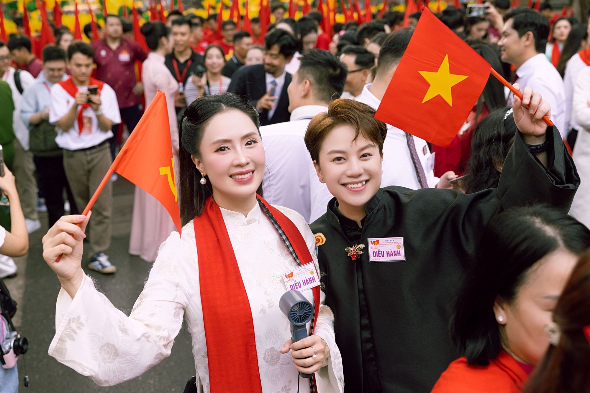 Hồng Diễm được khen không ngớt về nhan sắc tuổi 42, phong cách thời trang cực trẻ trung và thanh lịch- Ảnh 4. Hồng Diễm được khen không ngớt về nhan sắc tuổi 42, phong cách thời trang cực trẻ trung và thanh lịch- Ảnh 4.