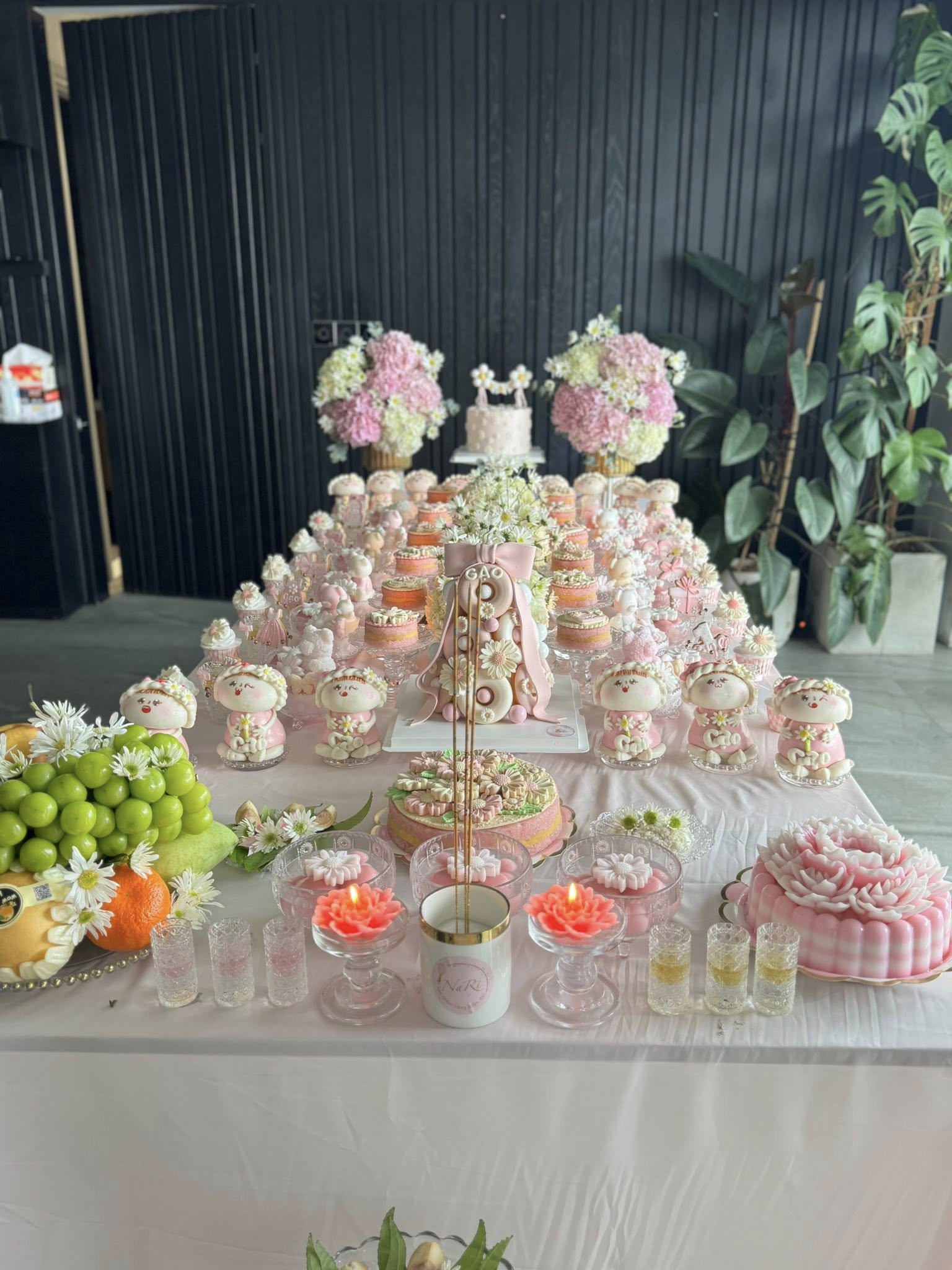 Lễ đầy tháng ái nữ nhà Ngô Thanh Vân – Huy Trần: Không gian phủ đầy hồng ngọt ngào, đúng chuẩn "công chúa Gạo"- Ảnh 3.