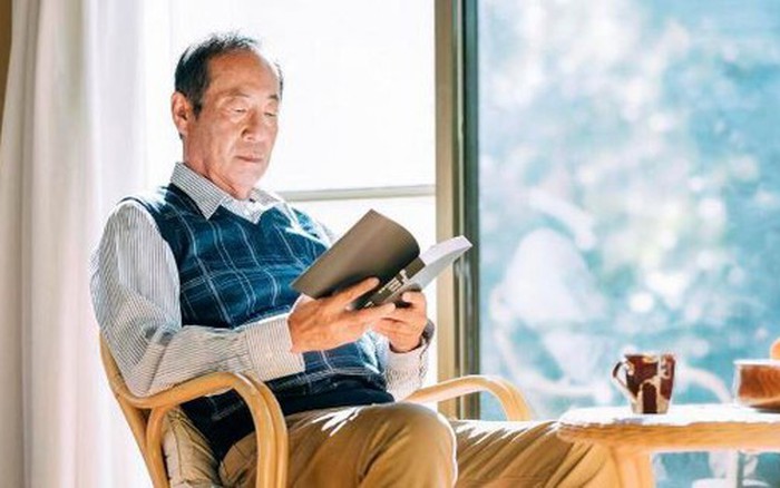 Tiến sĩ U80 bơi tốt 20-30 vòng bể, viết 175 cuốn sách nhờ 5 bí quyết kinh điển: Bạn cũng biết nhưng lười làm- Ảnh 2.