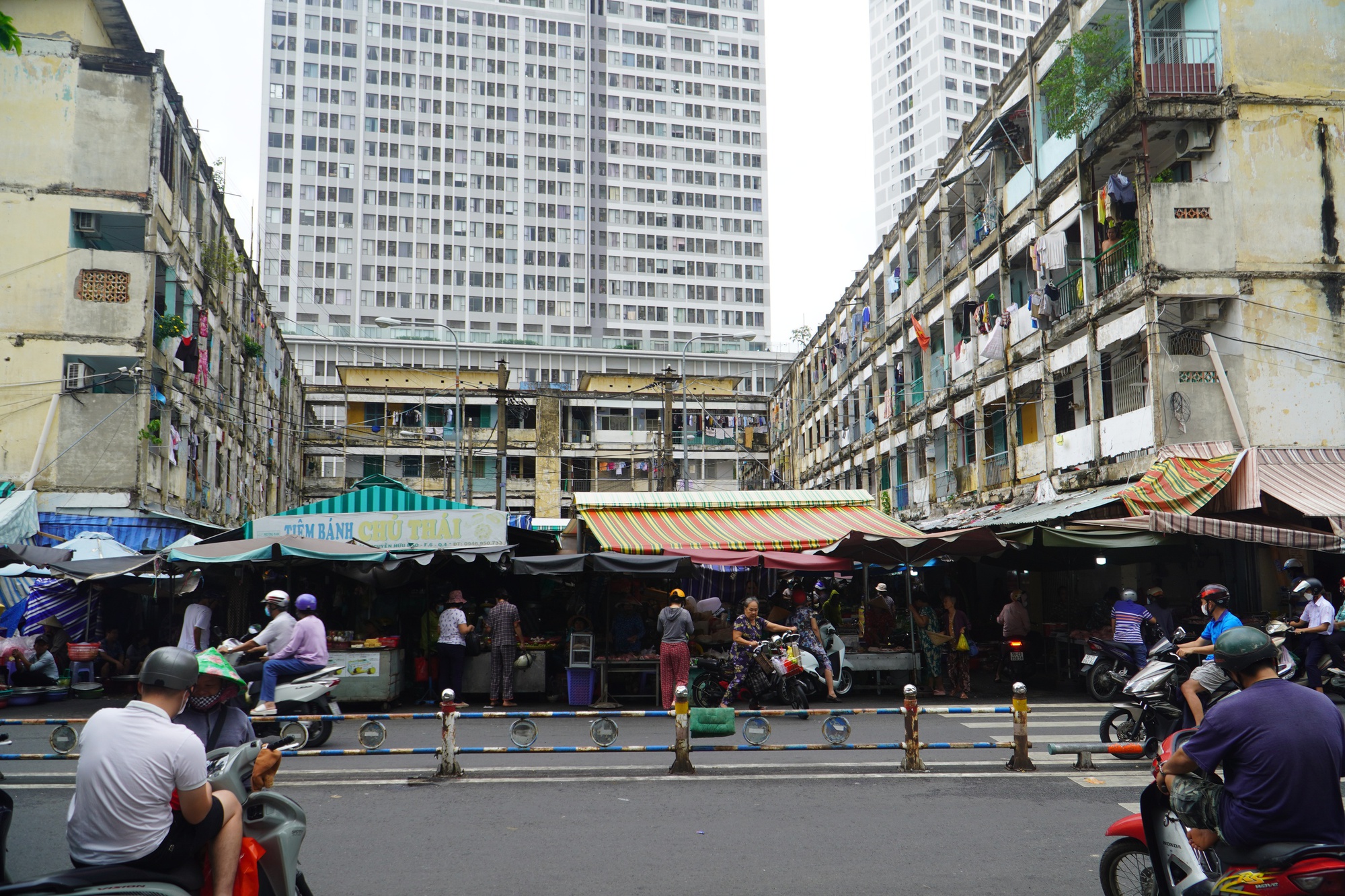 TP HCM: Triển khai cải tạo chung cư cũ tại 42 phường- Ảnh 1. TP HCM: Triển khai cải tạo chung cư cũ tại 42 phường- Ảnh 1.