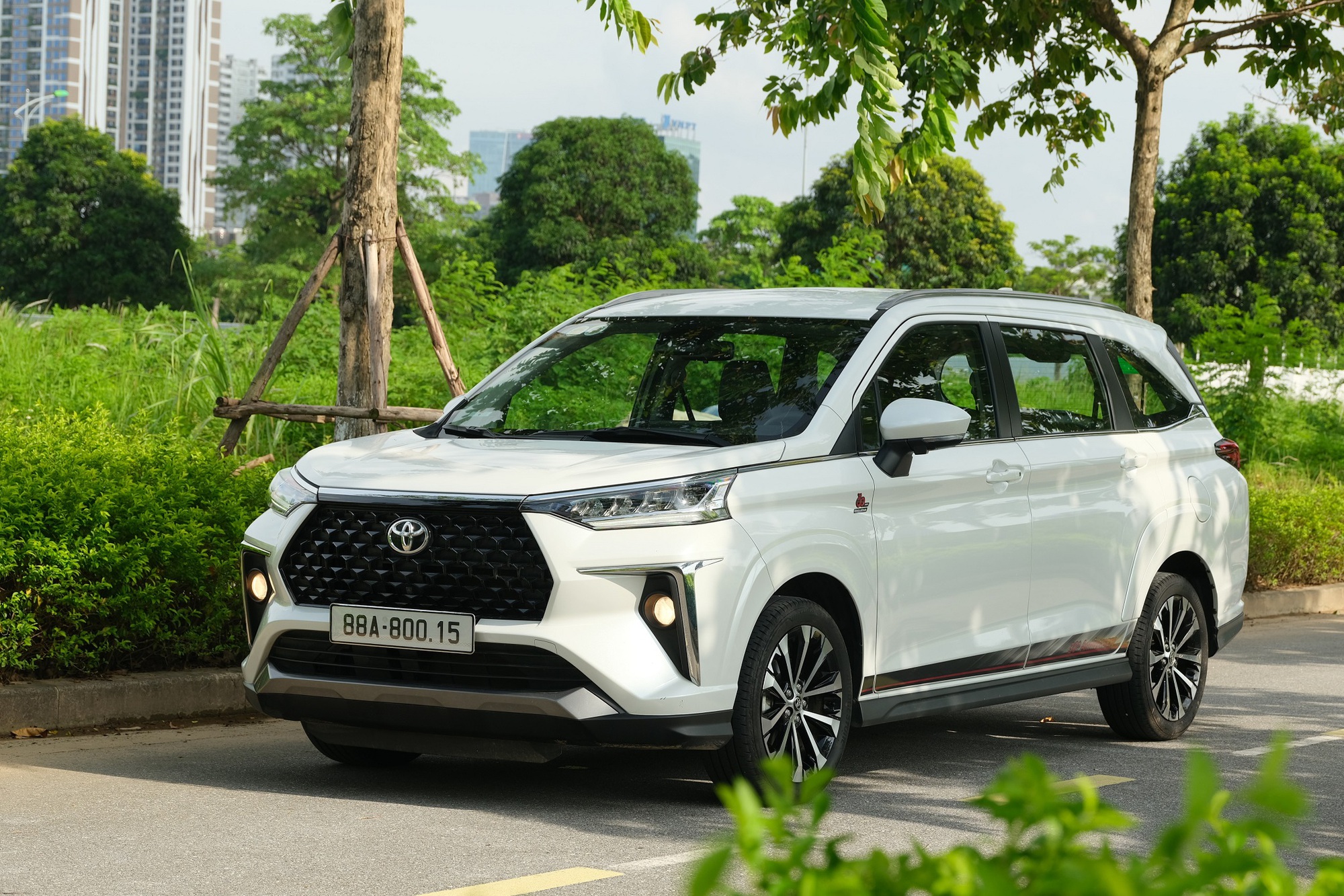Toyota Việt Nam chơi lớn dịp 30 năm: Ra mắt Vios, Veloz Cross, Yaris Cross bản đặc biệt, giới hạn 1.000 chiếc, giá không đổi- Ảnh 1. Toyota Việt Nam chơi lớn dịp 30 năm: Ra mắt Vios, Veloz Cross, Yaris Cross bản đặc biệt, giới hạn 1.000 chiếc, giá không đổi- Ảnh 1.