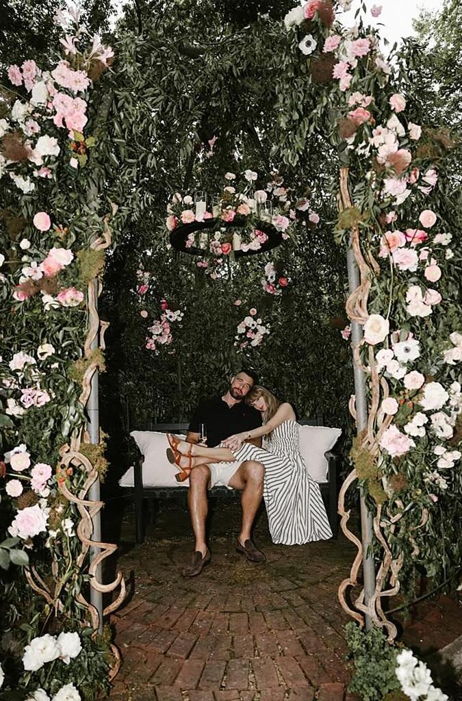 Hé lộ nơi Taylor Swift cưới Travis Kelce: Rộng cả ngàn mét vuông, trị giá gần 500 tỷ?- Ảnh 10. Hé lộ nơi Taylor Swift cưới Travis Kelce: Rộng cả ngàn mét vuông, trị giá gần 500 tỷ?- Ảnh 10.