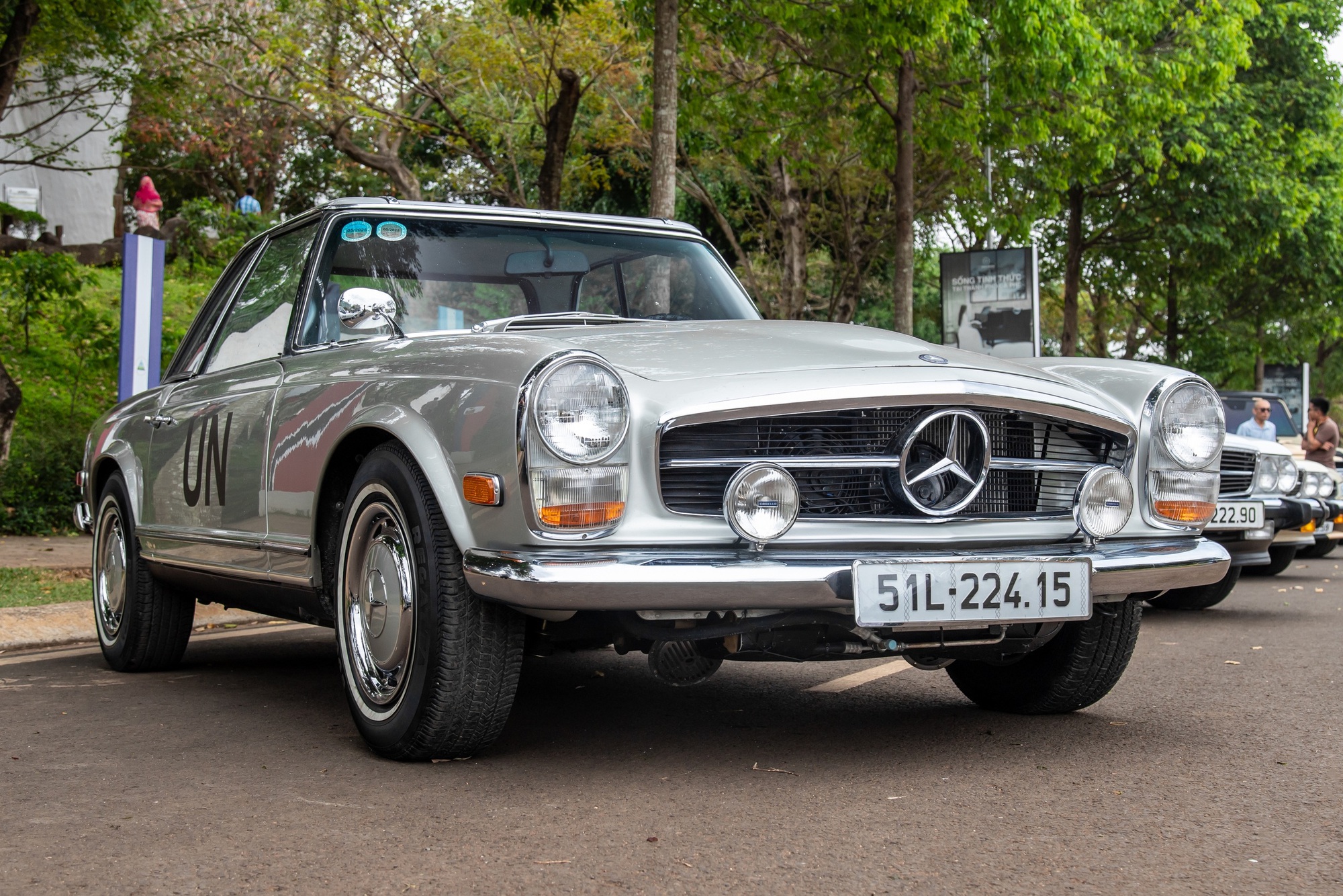 Mercedes-Benz 300 SL triệu đô bất ngờ xuất hiện tại Việt Nam, CĐM lập tức gọi tên một người xứng đáng làm chủ nhân siêu phẩm- Ảnh 6. Mercedes-Benz 300 SL triệu đô bất ngờ xuất hiện tại Việt Nam, CĐM lập tức gọi tên một người xứng đáng làm chủ nhân siêu phẩm- Ảnh 6.