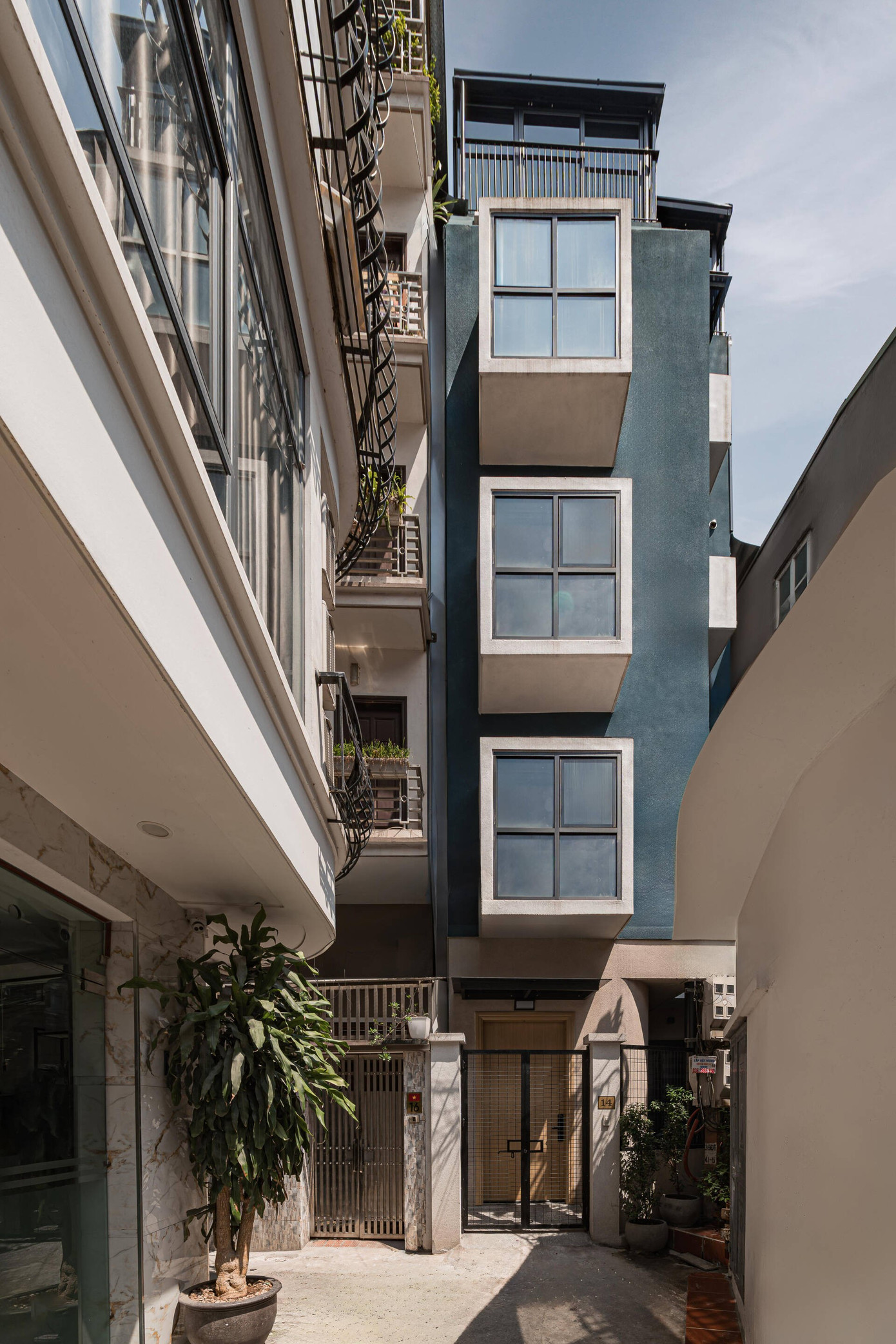 Cải tạo không gian 47m2 thành 'tổ hợp' vừa để ở vừa cho thuê- Ảnh 1. Cải tạo không gian 47m2 thành 'tổ hợp' vừa để ở vừa cho thuê- Ảnh 1.