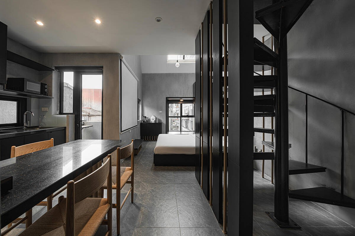 Cải tạo không gian 47m2 thành 'tổ hợp' vừa để ở vừa cho thuê- Ảnh 6. Cải tạo không gian 47m2 thành 'tổ hợp' vừa để ở vừa cho thuê- Ảnh 6.