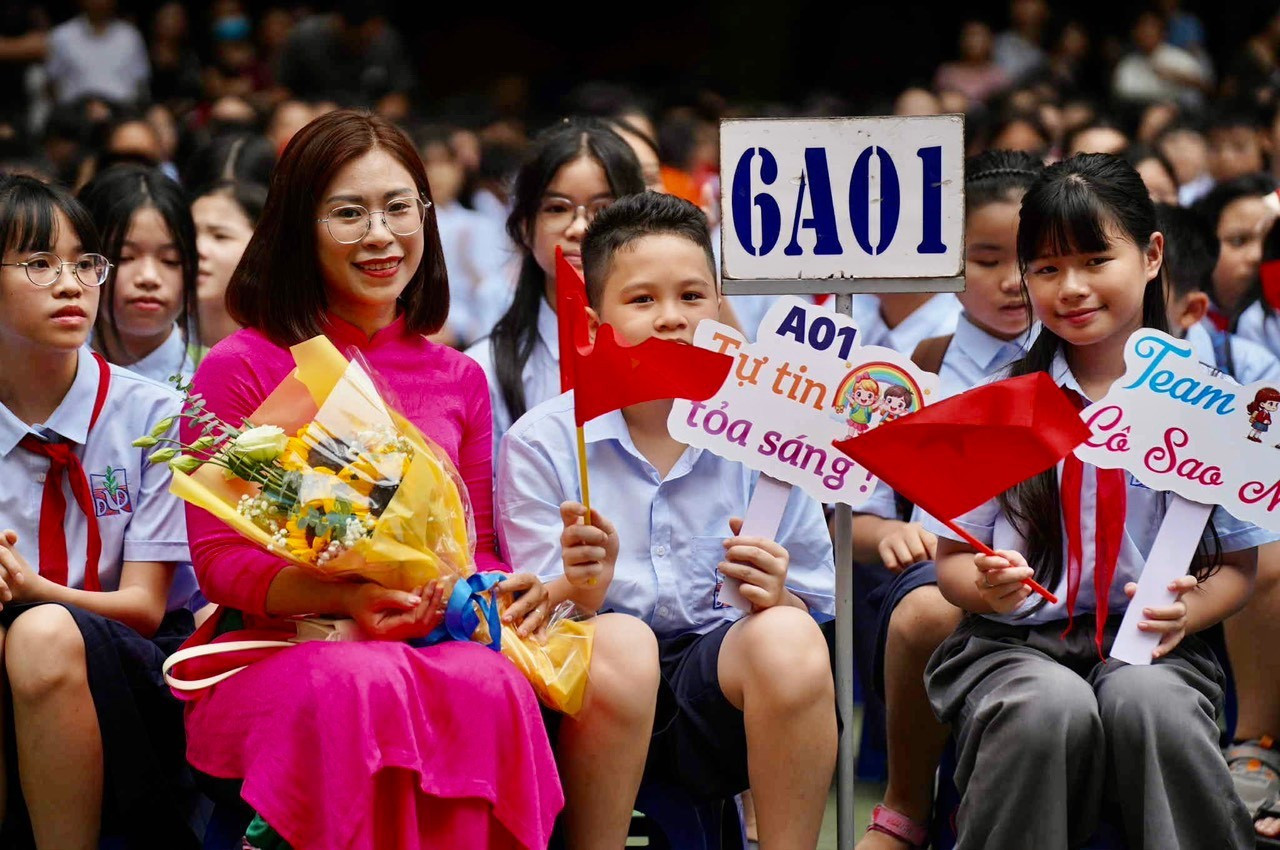 Lương giáo viên dự kiến tăng từ 2-7 triệu đồng/tháng- Ảnh 1. Lương giáo viên dự kiến tăng từ 2-7 triệu đồng/tháng- Ảnh 1.