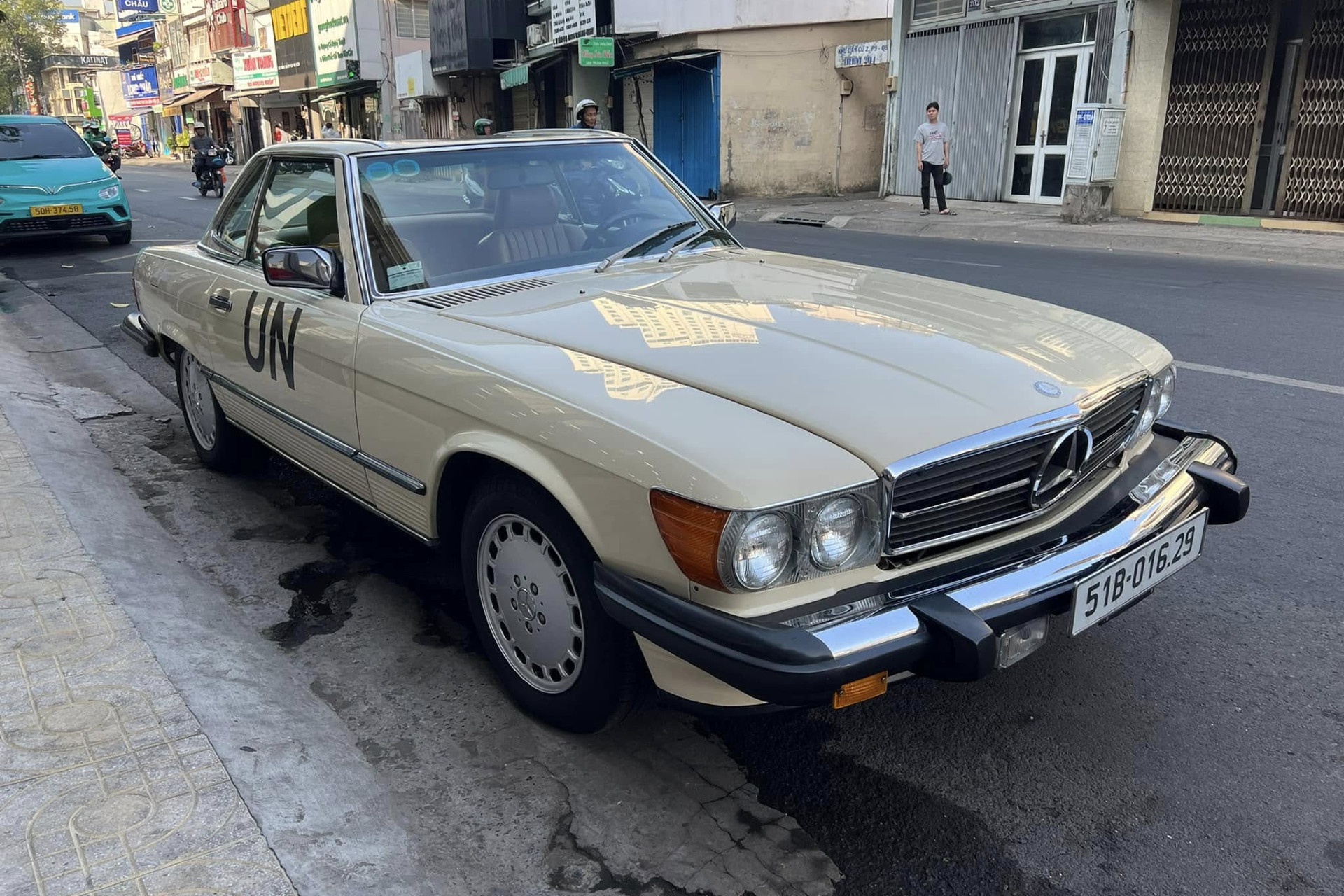 Mercedes-Benz 300 SL triệu đô bất ngờ xuất hiện tại Việt Nam, CĐM lập tức gọi tên một người xứng đáng làm chủ nhân siêu phẩm- Ảnh 7. Mercedes-Benz 300 SL triệu đô bất ngờ xuất hiện tại Việt Nam, CĐM lập tức gọi tên một người xứng đáng làm chủ nhân siêu phẩm- Ảnh 7.