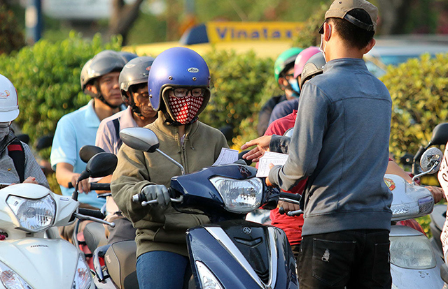 Công an TP. HCM cảnh báo khẩn: Tân sinh viên dễ mất tiền, vướng vòng lao lý vì chiêu trò lừa đảo này- Ảnh 2. Công an TP. HCM cảnh báo khẩn: Tân sinh viên dễ mất tiền, vướng vòng lao lý vì chiêu trò lừa đảo này- Ảnh 2.