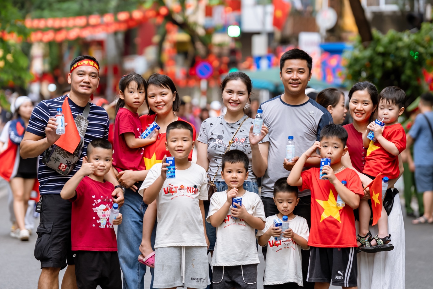 Vinamilk cùng Việt Nam rực rỡ trong ngày hội non sông- Ảnh 1. Vinamilk cùng Việt Nam rực rỡ trong ngày hội non sông- Ảnh 1.