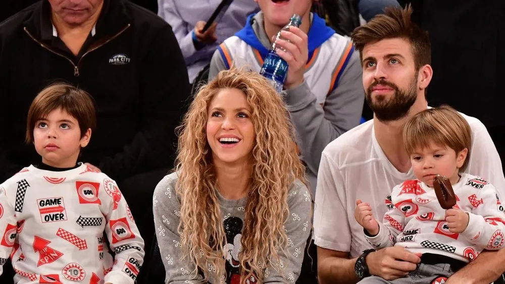 Gerard Pique lại vướng "lùm xùm": Huyền thoại bóng đá sở hữu IQ "cao hơn cả Einstein", bị tố không chung thủy trong tình cảm- Ảnh 3. Gerard Pique lại vướng "lùm xùm": Huyền thoại bóng đá sở hữu IQ "cao hơn cả Einstein", bị tố không chung thủy trong tình cảm- Ảnh 3.