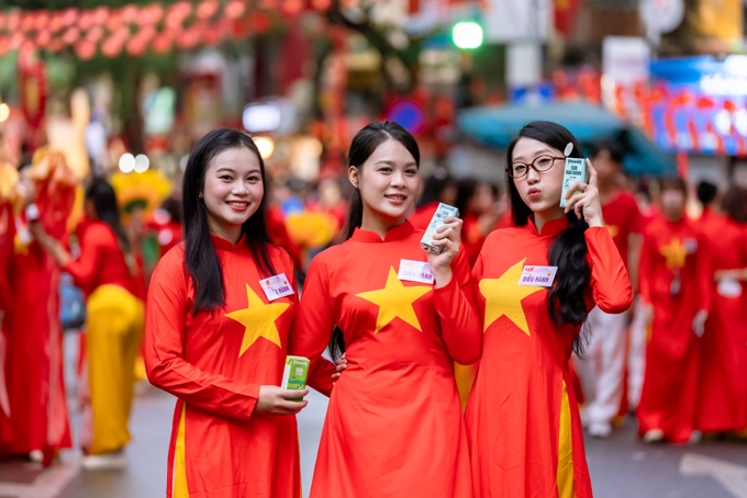 Vinamilk cùng Việt Nam rực rỡ trong ngày hội non sông- Ảnh 6. Vinamilk cùng Việt Nam rực rỡ trong ngày hội non sông- Ảnh 6.