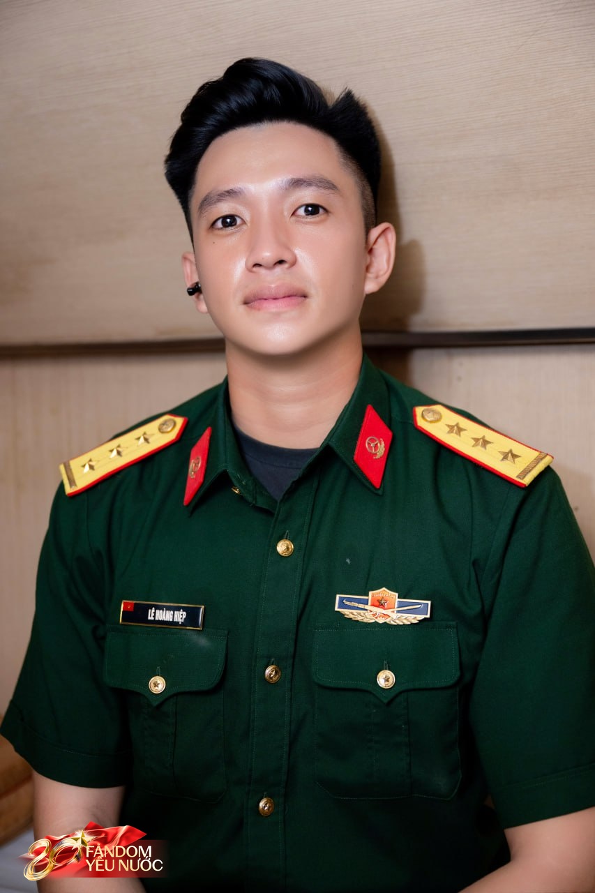 15 giây và chùm ảnh mới nhất của Lê Hoàng Hiệp trên tàu rời Hà Nội- Ảnh 5. 15 giây và chùm ảnh mới nhất của Lê Hoàng Hiệp trên tàu rời Hà Nội- Ảnh 5.