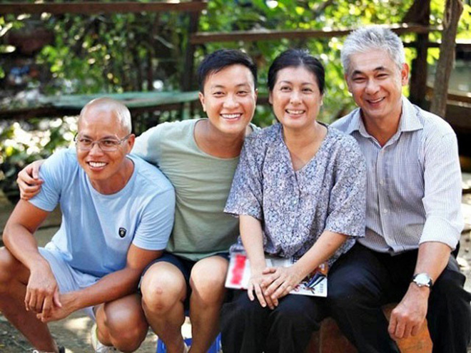 “Bố Tùng” bên cạnh Mỹ Tâm và câu chuyện đời ít ai ngờ- Ảnh 5.