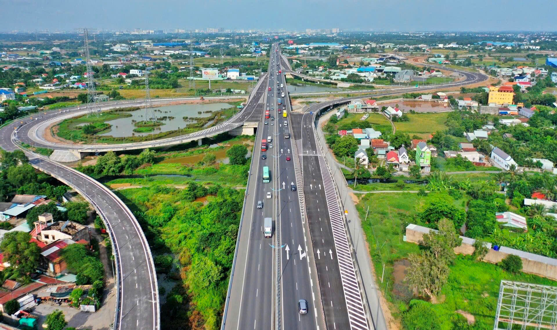 Xã sát vách với TP.HCM có gì đặc biệt mà loạt Xã sát vách với TP.HCM có gì đặc biệt mà loạt