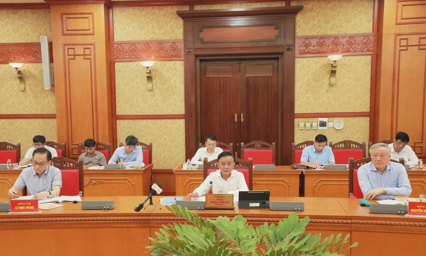 Bộ Chính trị cho ý kiến về phương án nhân sự trình đại hội Đảng bộ 3 tỉnh, thành phố- Ảnh 2. Bộ Chính trị cho ý kiến về phương án nhân sự trình đại hội Đảng bộ 3 tỉnh, thành phố- Ảnh 2.