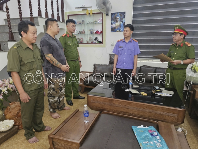 Khám xét khẩn cấp nơi ở, bắt giữ Nguyễn Văn Dũng- Ảnh 1. Khám xét khẩn cấp nơi ở, bắt giữ Nguyễn Văn Dũng- Ảnh 1.