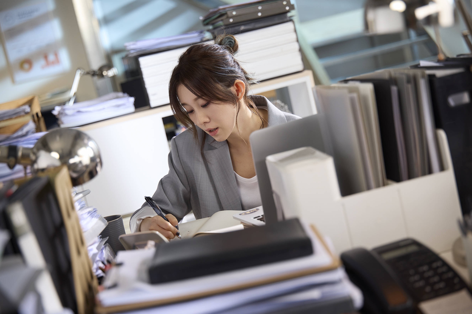 Lương hơn 55 triệu đồng/tháng, tài khoản tiết kiệm hơn 3,6 tỷ đồng, cô gái 28 tuổi vẫn thừa nhận: “Không thiếu tiền nhưng luôn bất an, đêm không ngủ được”- Ảnh 1. Lương hơn 55 triệu đồng/tháng, tài khoản tiết kiệm hơn 3,6 tỷ đồng, cô gái 28 tuổi vẫn thừa nhận: “Không thiếu tiền nhưng luôn bất an, đêm không ngủ được”- Ảnh 1.